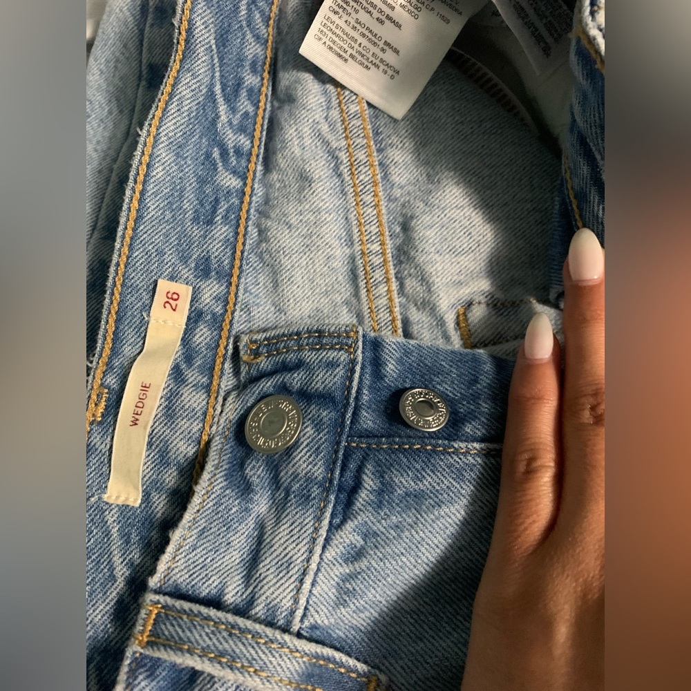 Levis Wedgie